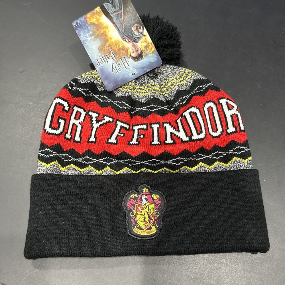 Harry Potter House Gryffindor Knit Pom Beanie Hat Adult OSFM NWT